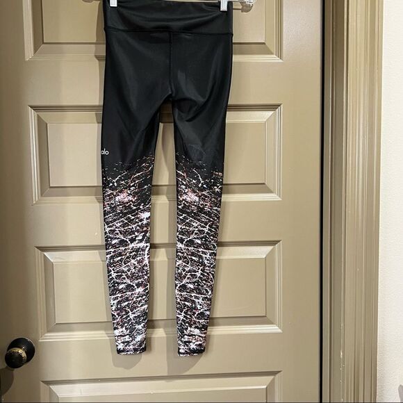 Alo Yoga Airbrush City Lights Leggings Size Small - Picture 5 of 7